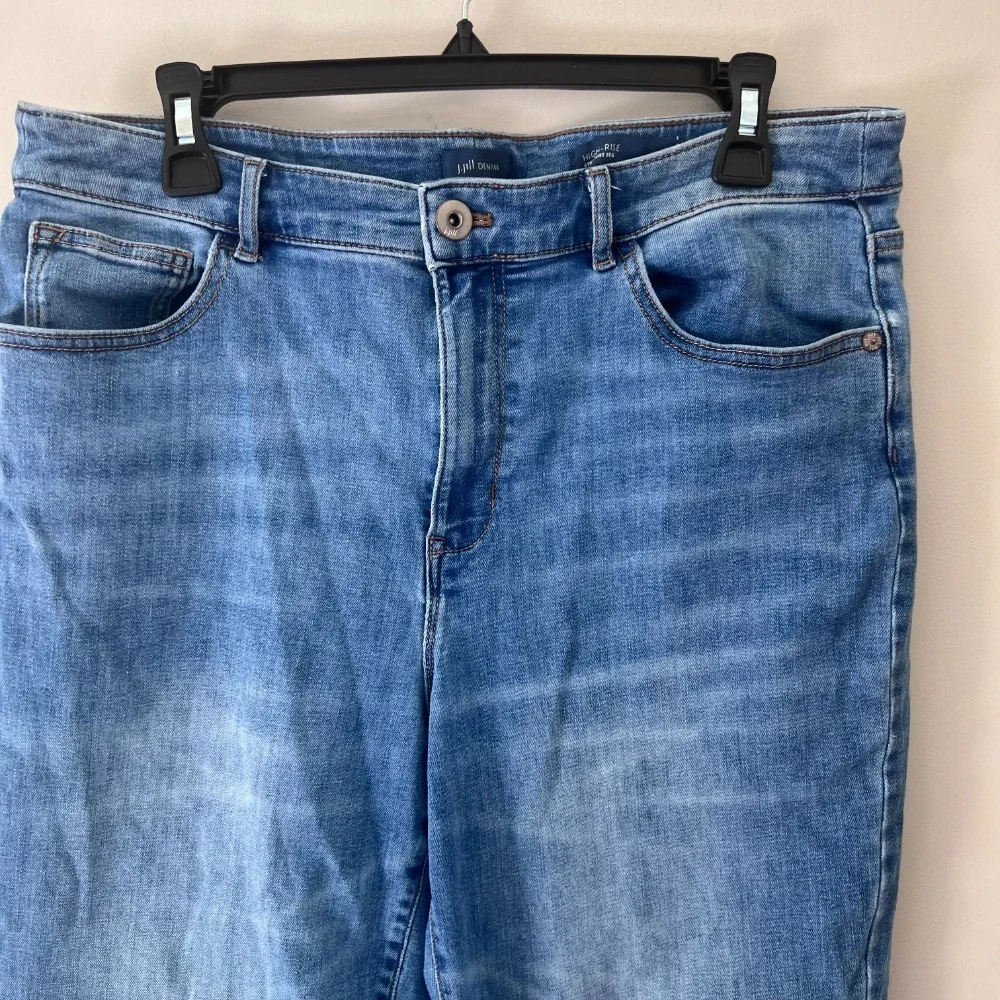 Jill Jill Denim High-Rise Straight Leg Jeans Light‎ Wash Women's Size 12 - Picture 2 of 7